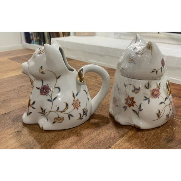Vintage Cat-Shaped Ceramic Tea Set With Floral Design Creamer Sugar Bowl - Picture 3 of 7